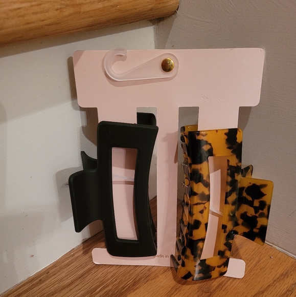 NEW Sunday State 2 Hair Clips made with Recycled Plastic - Picture 2 of 2